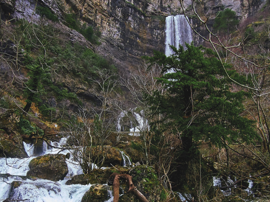 Chorros o nacimiento del río Mundo. Riópar.  Chorros del río mundo