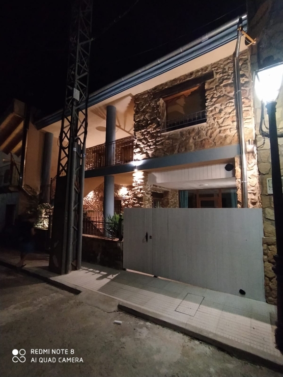 Casas Rurales Rioparden Fachada dos entradas