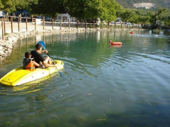 Camping las Nogueras lago