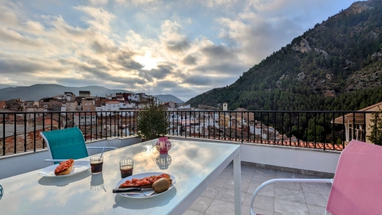 El Cant&oacute;n Alojamiento Rural terraza