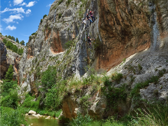 Una vía ferrata de altura Una vía ferrata de altura