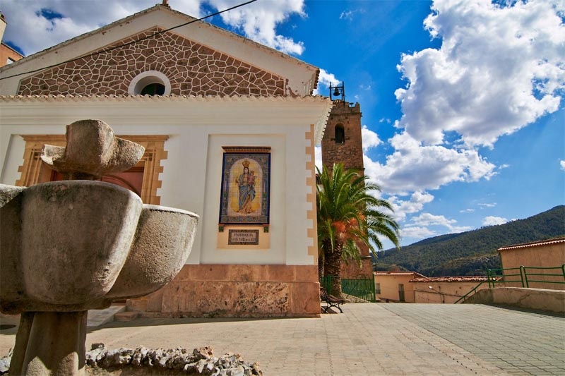 Iglesia de Sta. Mª. de lo Alto. Aýna.   alto