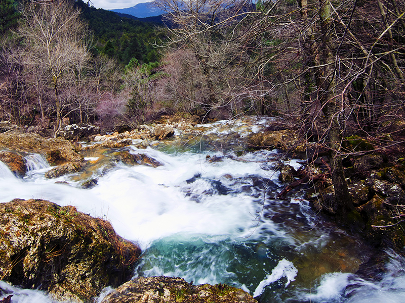 Chorros o nacimiento del río Mundo. Riópar.  Nacimiento río Mundo 2