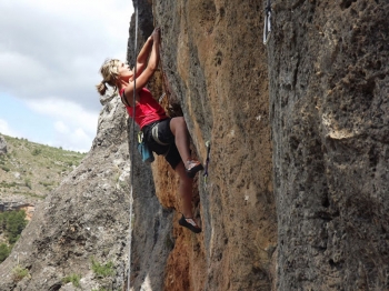 Zona de Escalada Peña del Agua. Elche de la Sierra.  