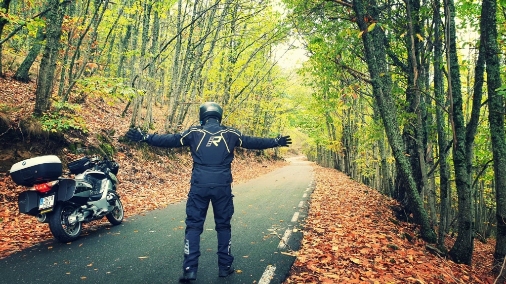 Carreteras Paisajísticas: Rutas en Moto