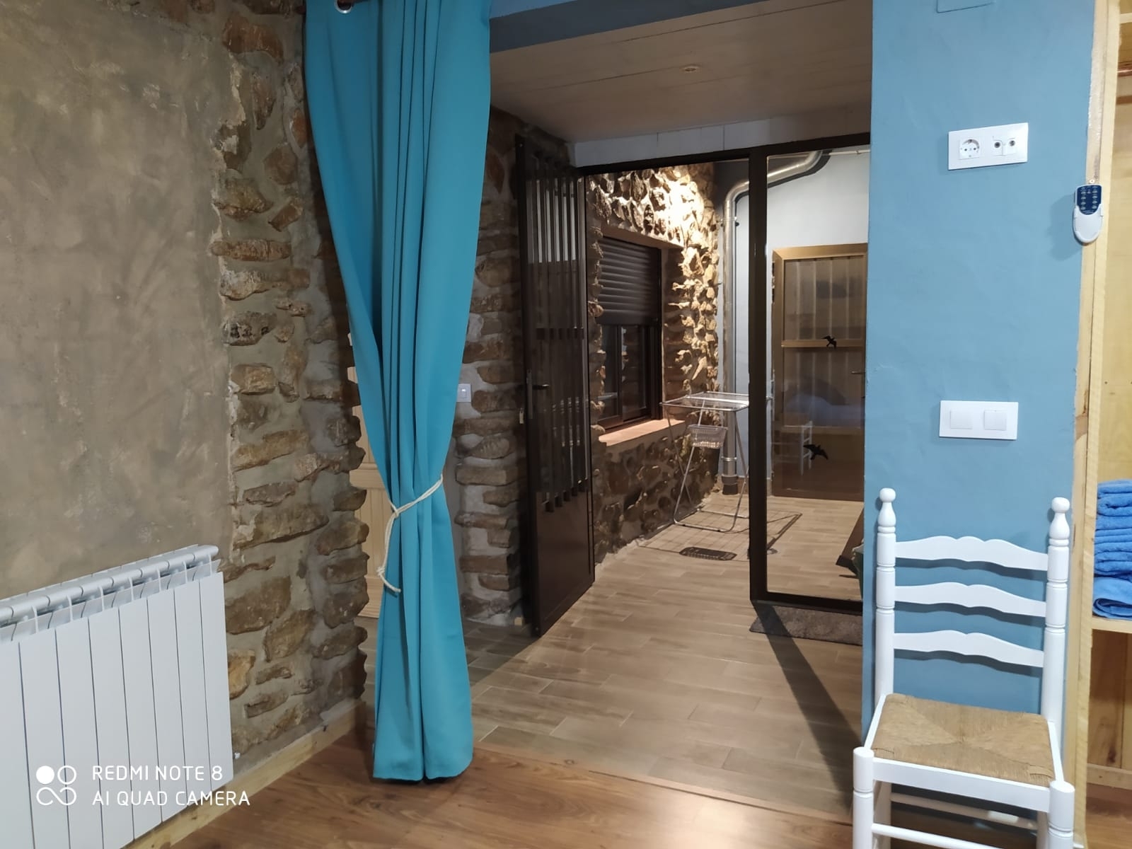 Casas Rurales Rioparden Acceso patio . Casa Marineta - fumadores