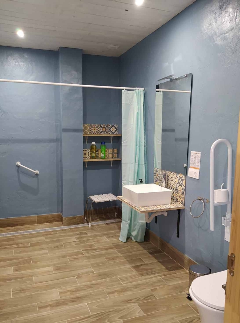 Casas Rurales Rioparden Baño ducha adapt. Casa Marineta