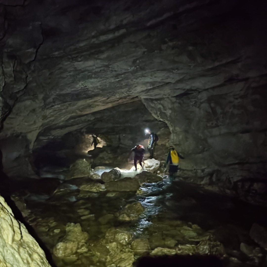 Akawi Sierra del Segura espeleología