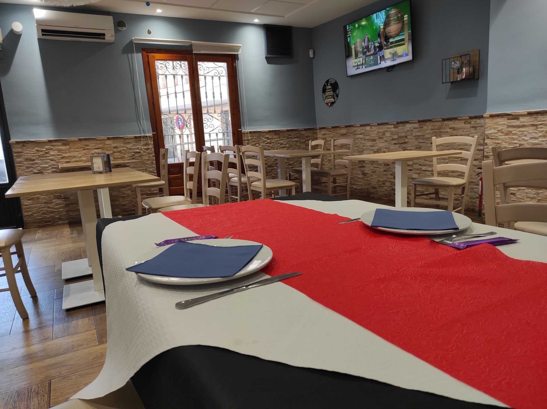 Bar Perina interior