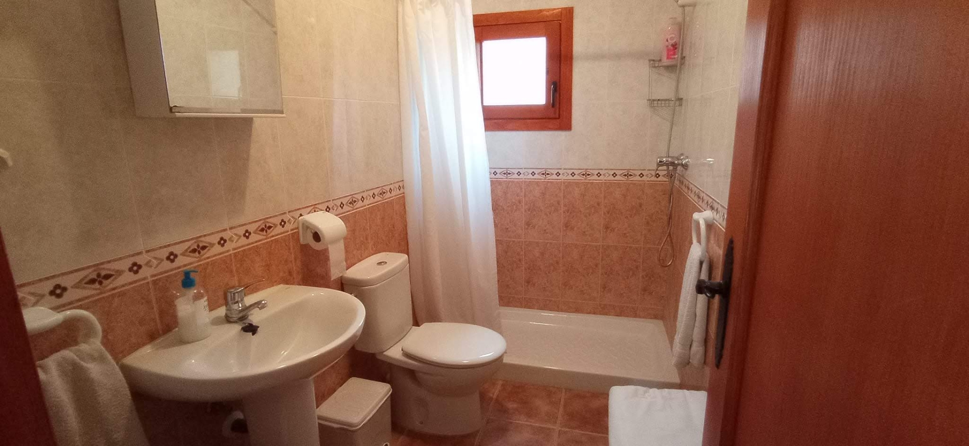 Casa Rural Camille cuarto de baño completo