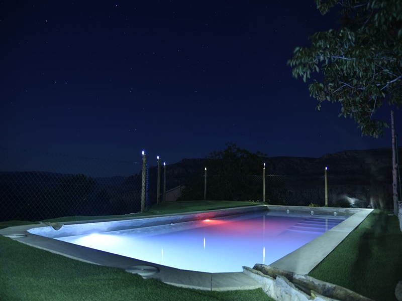 Casa rural El Callejón Piscina de noche