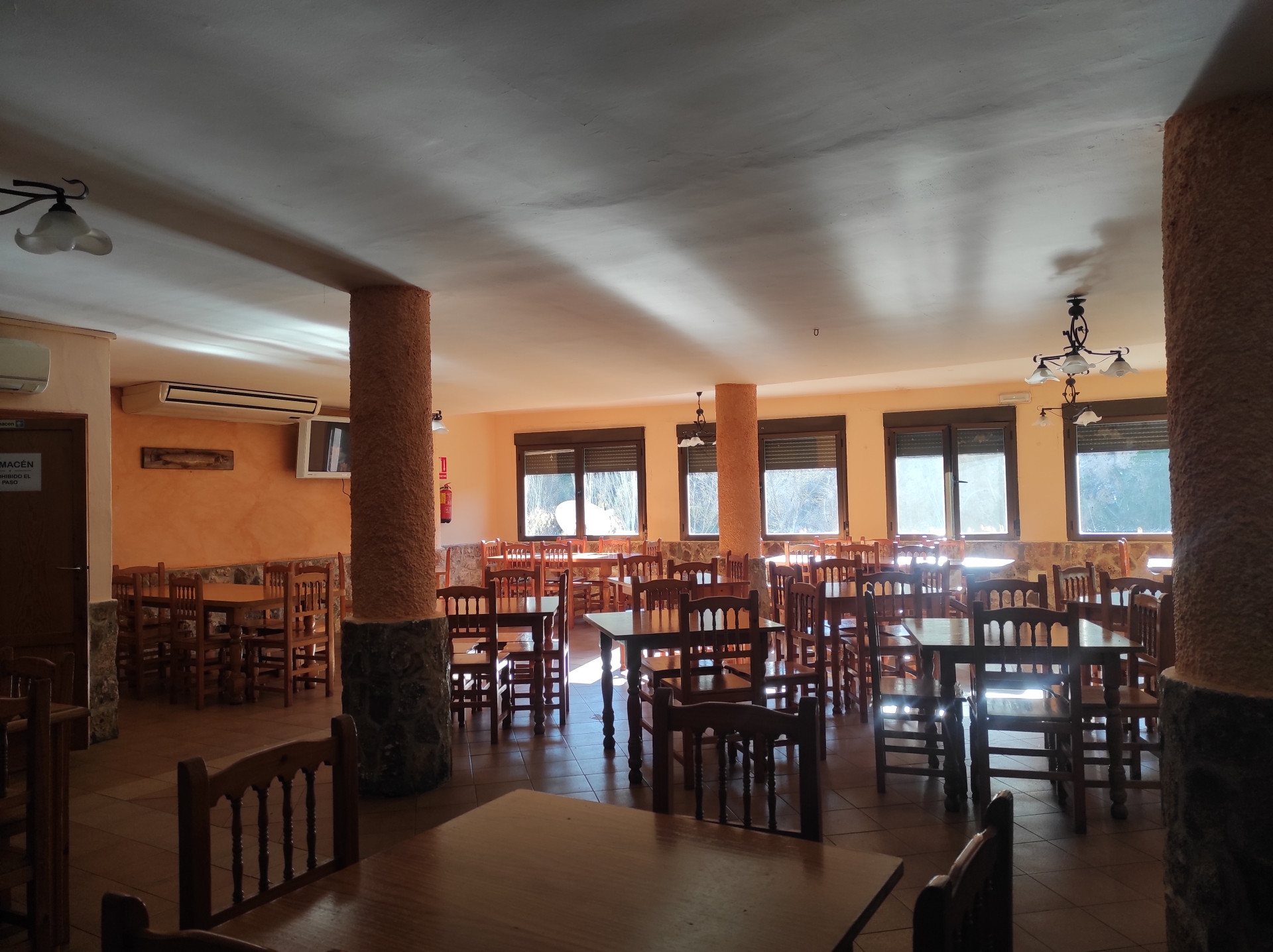 Restaurante R&iacute;o Segura salon