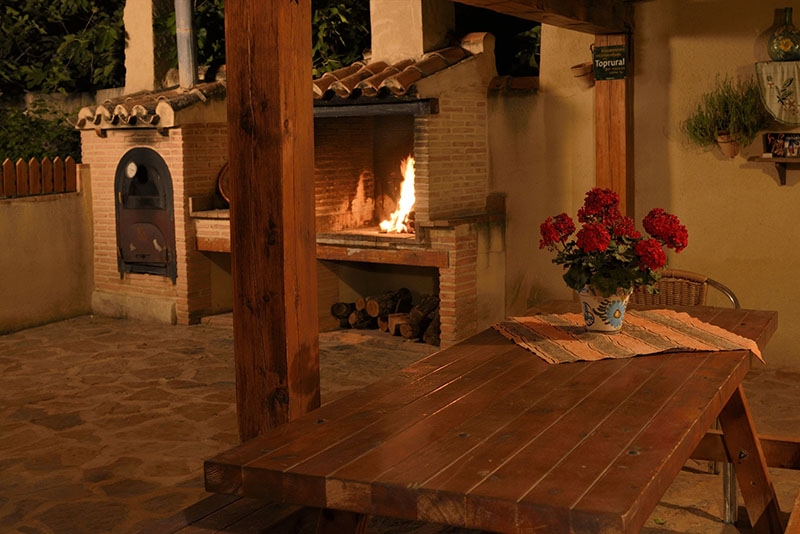 Casa rural la Tahona Zona de barbacoa y porche