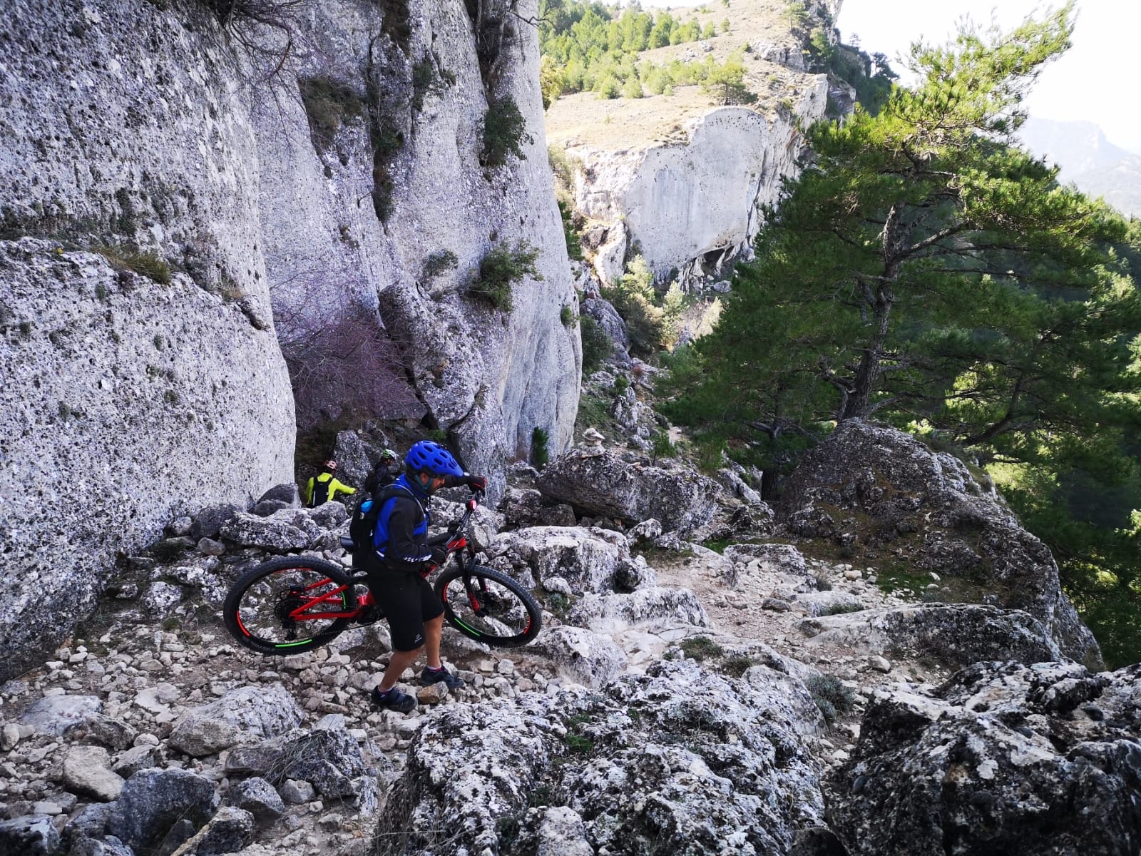 Disfruta en ebike del Valle de Tus